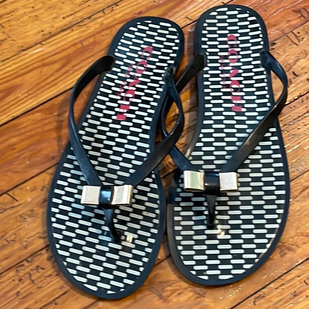 Coach Landon size 8 black thong